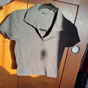 Uniqlo Black collar Crop Top